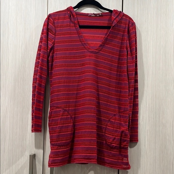 Prana | Mesh Hooded Swim Coverup | Purple Red | Medium - Picture 6 of 13